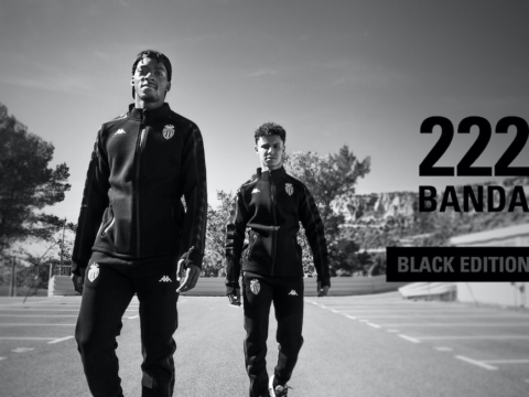 Treat yourself to the new tracksuit Banda 222 - Black Edition