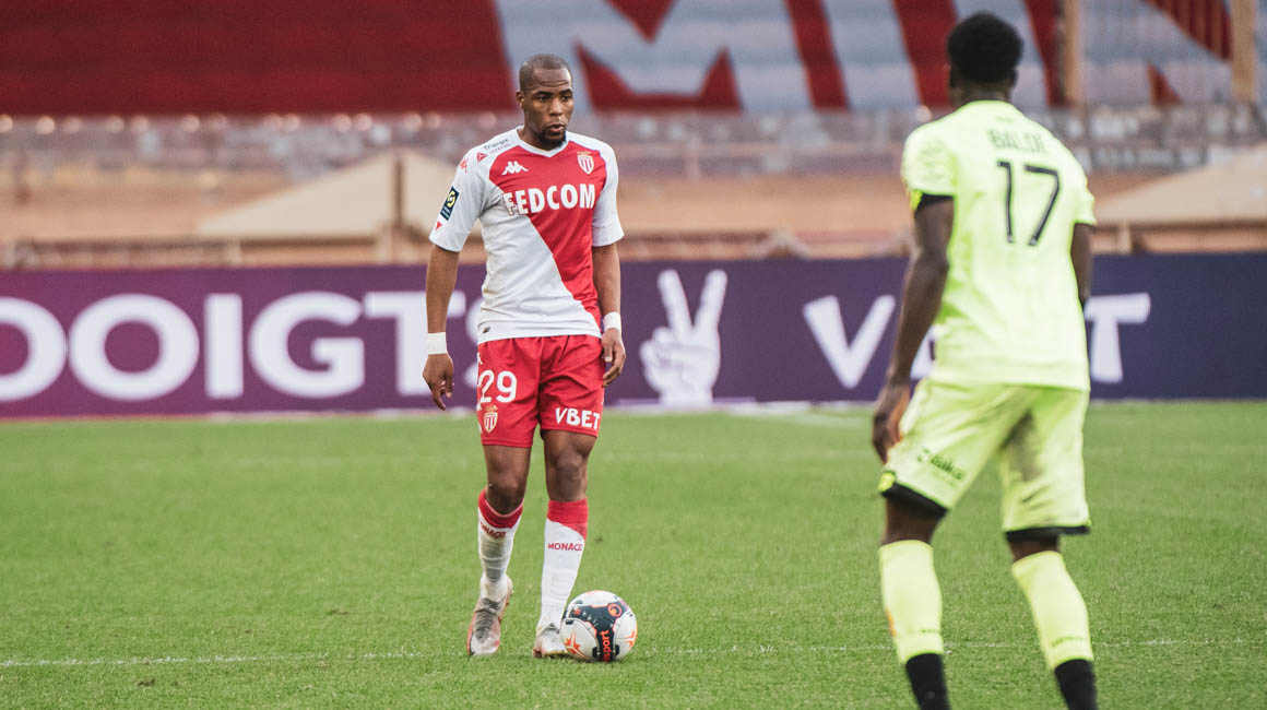 Djibril Sidibé: “Buscamos um lugar na Champions League”
