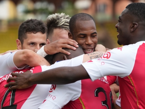 «Монако» громит «Мец» и одерживает победу в первом матче