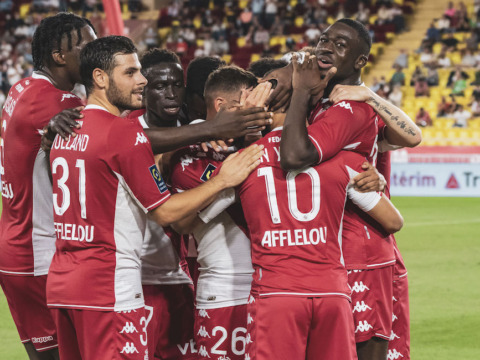 O AS Monaco volta a vencer contra o Saint-Étienne!