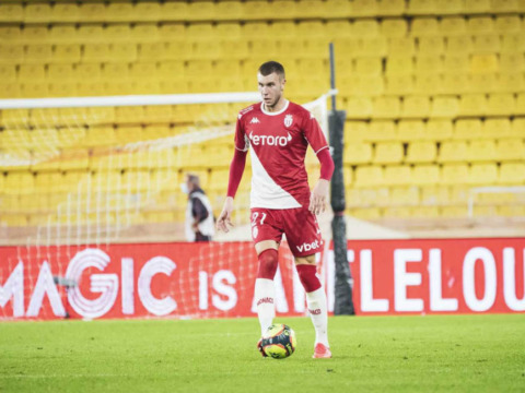 Strahinja Pavlovic se fue a préstamo al FC Basel
