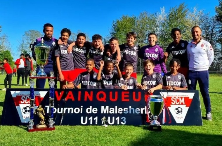 Les U13 remportent le tournoi du SC Malesherbois parrainé par Benoît et Loïc Badiashile