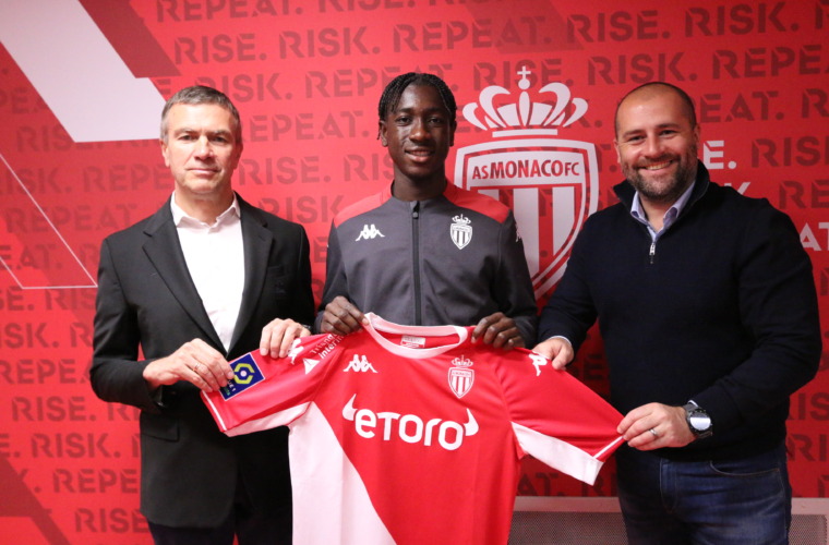 Мамаду Кулибали подписывает свой первый профессиональный контракт с «Монако»