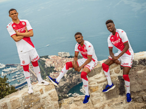AS Monaco apresenta seu novo uniforme para a temporada 2022-2023