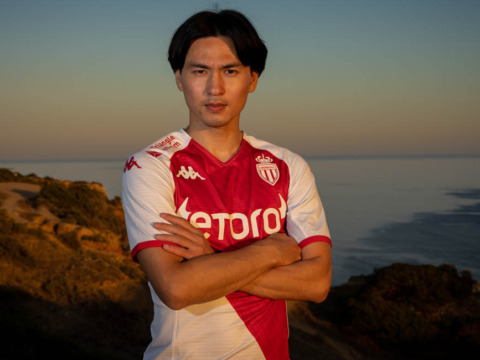 Gallery: The first images of Takumi Minamino in Rouge et Blanc