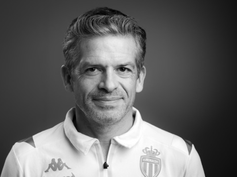 Un brassard noir en mémoire de Richard