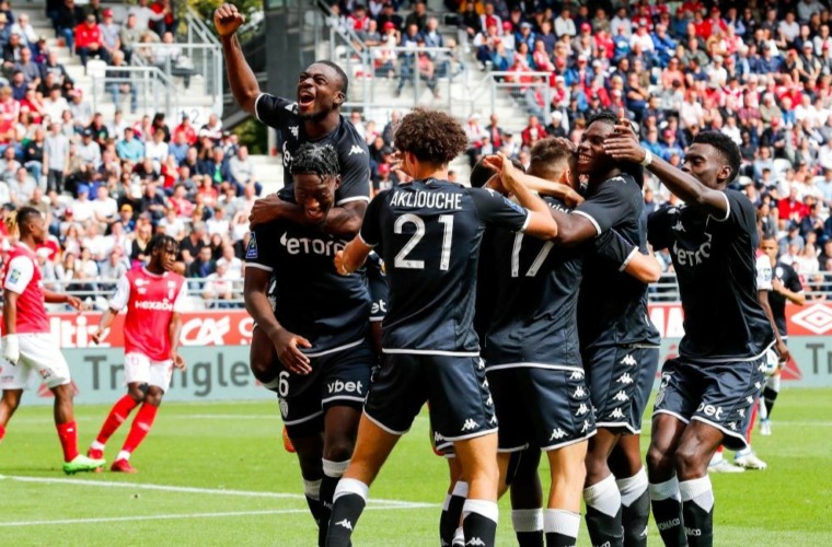 O AS Monaco consegue uma grande vitória em Reims