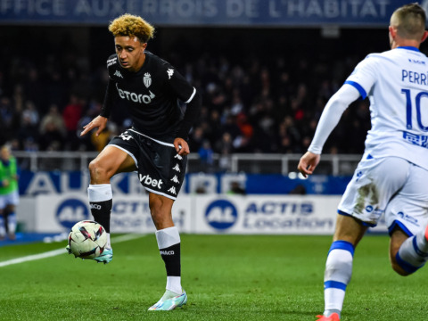 Eliesse Ben Seghir dans l'Équipe Type de la 16e journée