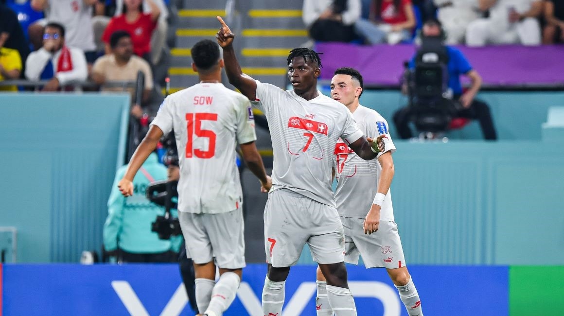 Breel Embolo scores again and Switzerland are into the Round of 16!
