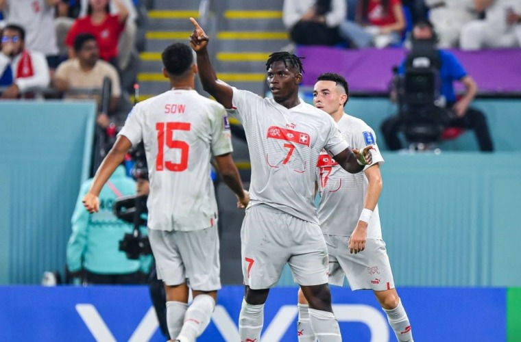 Breel Embolo scores again and Switzerland are into the Round of 16!