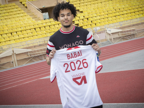 Назим Бабаи подписывает первый профессиональный контракт с «Монако»