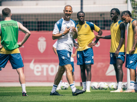 Gallery: Adi Hütter's first training session!