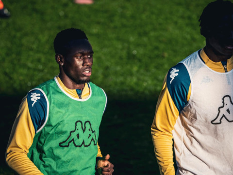 Gli allenamenti dei biancorossi al Centre de Performance in vista del match contro il RC Strasburgo