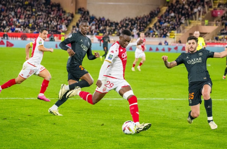 In a lively match, AS Monaco battle for a draw against PSG
