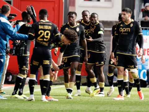 A clinical AS Monaco beat Brest to take over second place