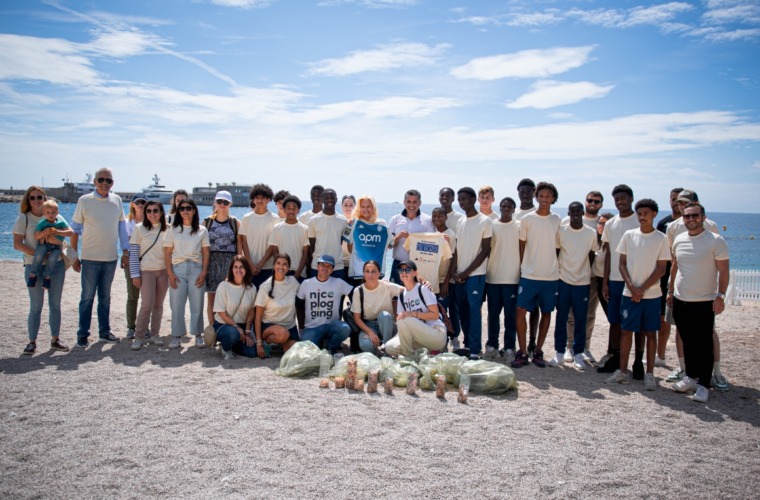Academy : opération nettoyage de plage pour les U16