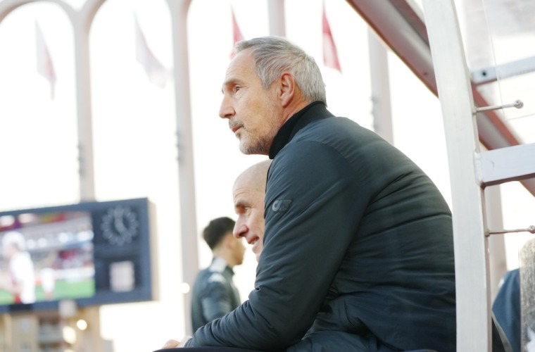 Adi Hütter : "Il était important de rebondir également en Ligue 1"