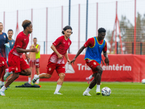 The Rouge et Blanc hard at work before heading to Lille