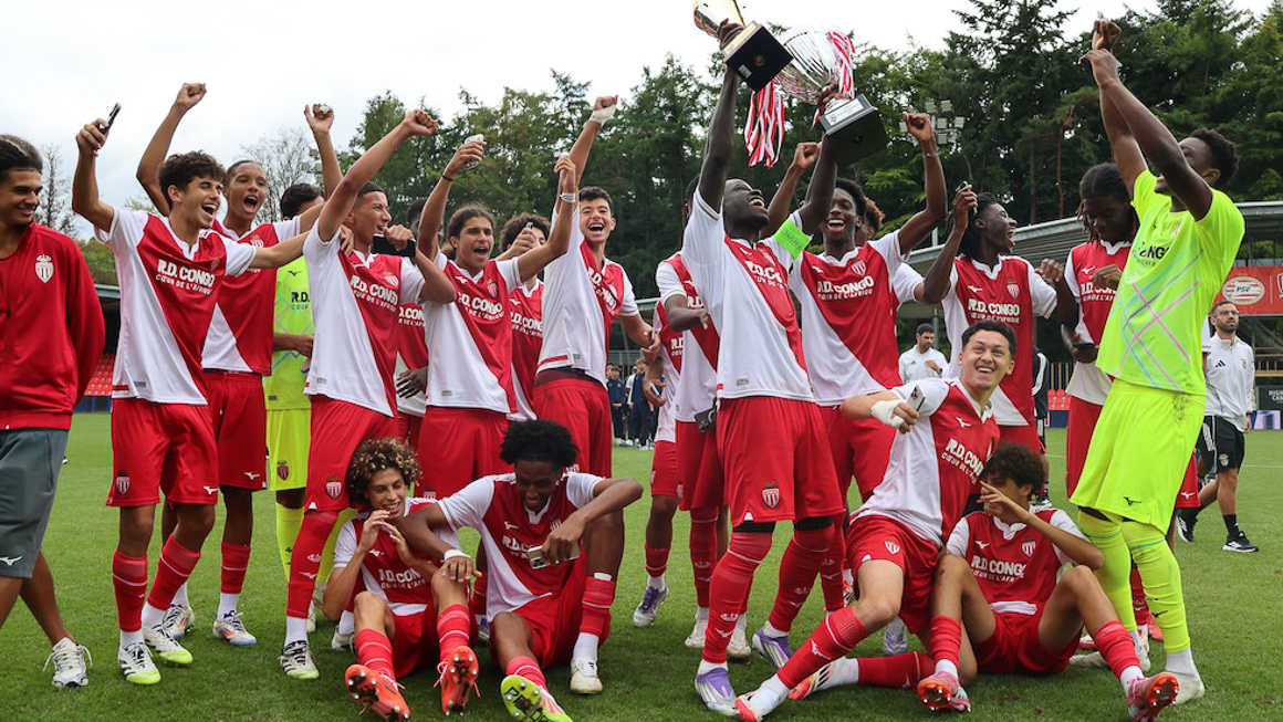 Nombre de joueurs du groupe U19 ont remporté l'Otten Innovation Cup le week-end dernier avec le Groupe Elite. Un bon point de départ pour une saison que l'on espère aussi palpitante.