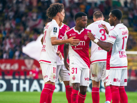 L'AS Monaco dilaga nel finale contro il Metz e raggiunge la vetta della classifica