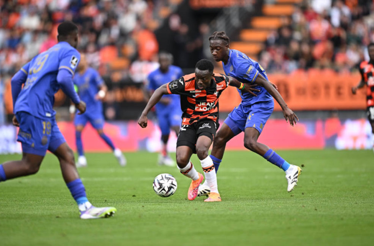 In inferiorità numerica, l'AS Monaco incassa una sconfitta in casa del Lorient