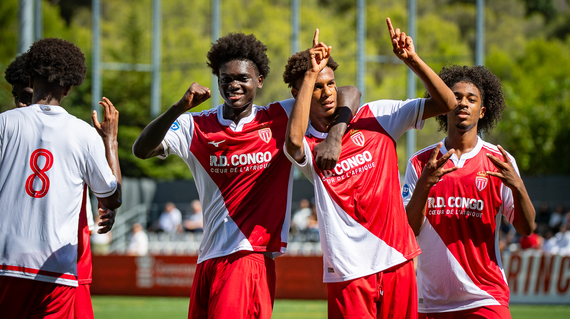 Les U17 vainqueurs de Saint-Priest avec un quadruplé de Bolmin