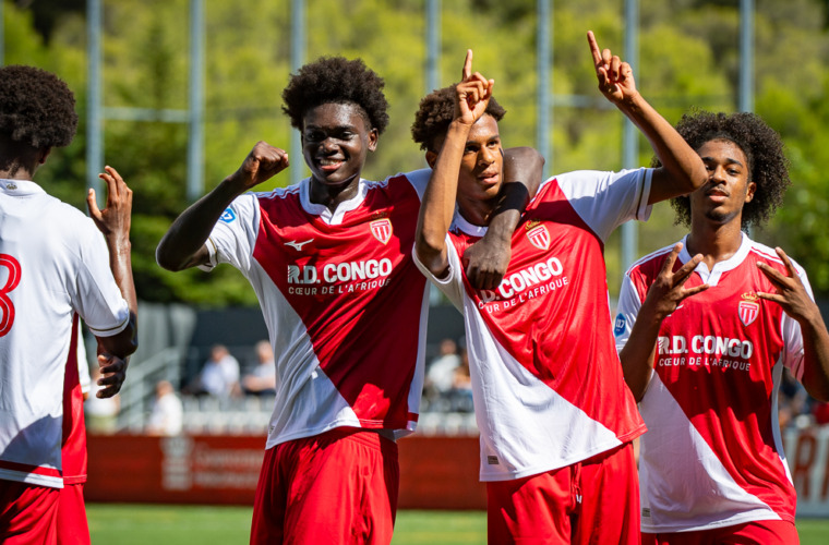 Les U17 vainqueurs de Saint-Priest avec un quadruplé de Bolmin