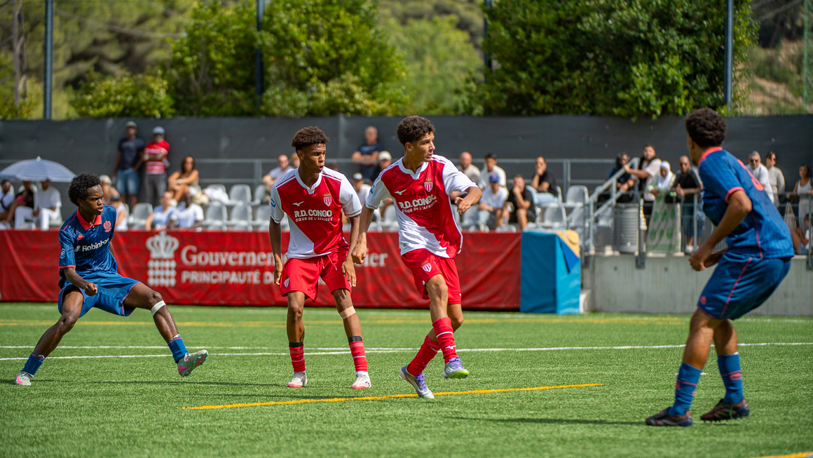C'est du pied droit que Kaïs Petit a égalisé sous le regard de Winsley Bolmin.