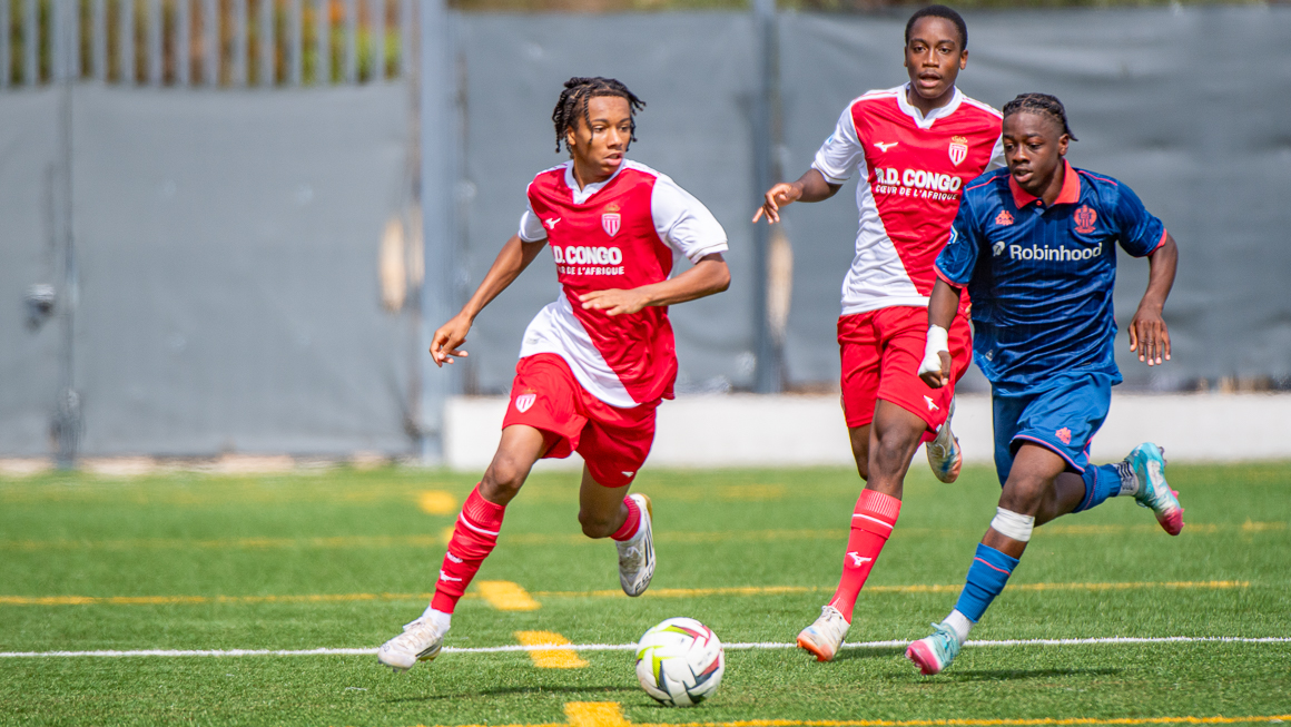 Aligné au poste de milieu droit depuis deux match, Waren Jean-Louis a signé une passe décisive et un but.