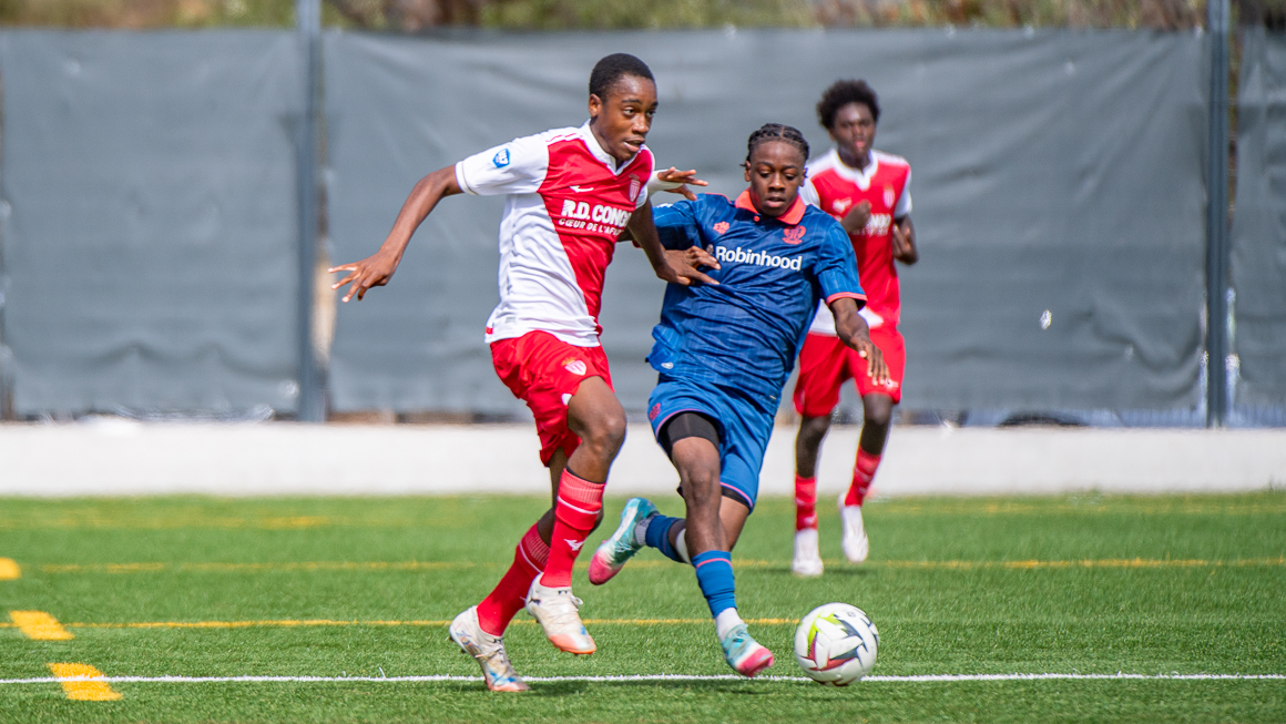 À l'image du latéral droit monégasque, Jean-Daniel Mowelle, les acteurs de ce derby ont montré beaucoup d'application, de concentration et d'engagement.