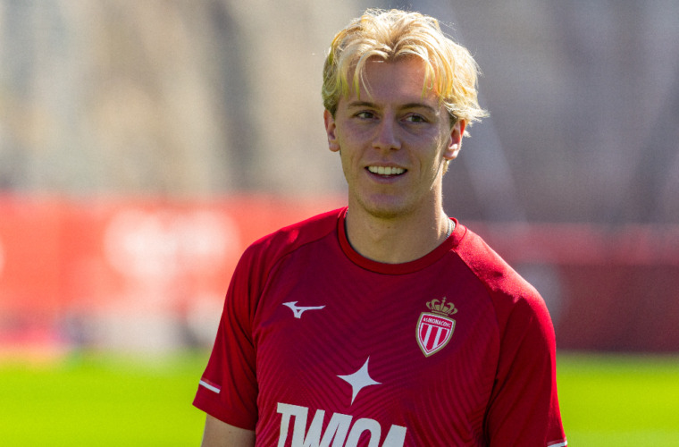 Mika Biereth avec le Danemark pour la suite des qualifs' du Mondial