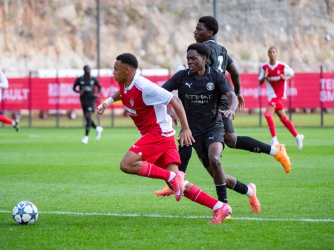 Résilient, un AS Monaco rajeuni cède face à Manchester City