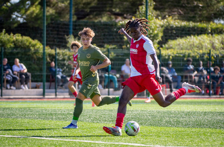 Les U19 mon&eacute;gasques dominent Saint-&Eacute;tienne et gardent le lead