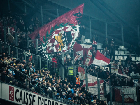 Plus de 300 supporters mon&eacute;gasques en parcage au V&eacute;lodrome