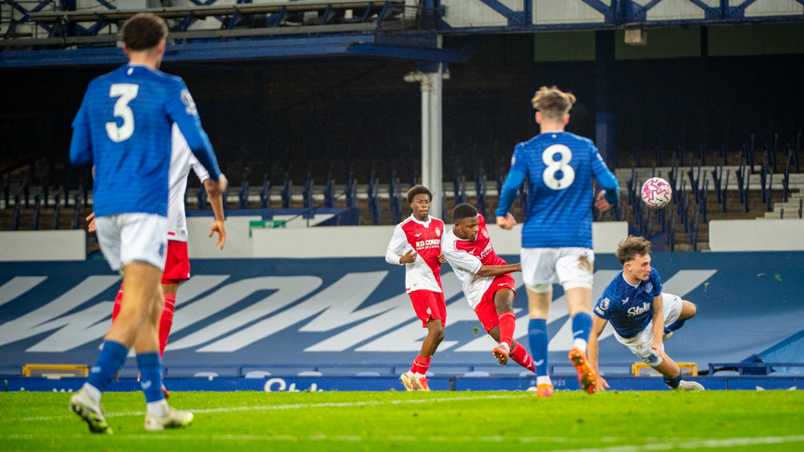 Oumar Konaté a eu quelques opportunités en début de seconde période, mais la défense anglaise n'a pas craqué.