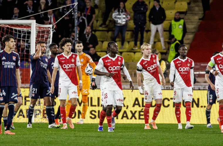 En inf&eacute;riorit&eacute; num&eacute;rique, l'AS Monaco s'incline face &agrave; l'Olympique Lyonnais