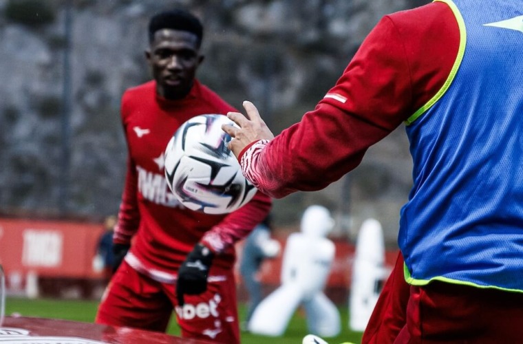 Les Rouge et Blanc au travail avant le d&eacute;placement au Havre