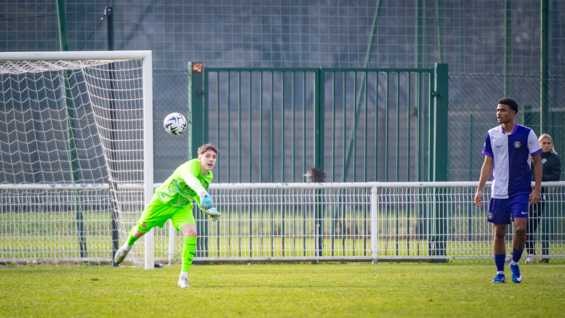 S'il na eu aucun arrêt à faire en première période, Jules Stawiecki a été plus sollicité après la pause. Il s'est signalé en arrêtant un pénalty à l'heure de jeu.