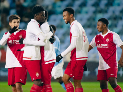 Le Groupe Elite prend sa revanche et &eacute;limine Manchester City