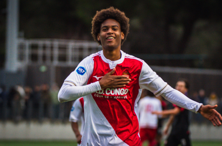 Les U17 cartonnent &agrave; N&icirc;mes