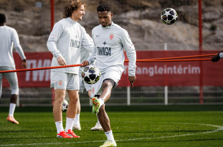 I monegaschi al lavoro in vista della partita di andata dei playoff di Champions League