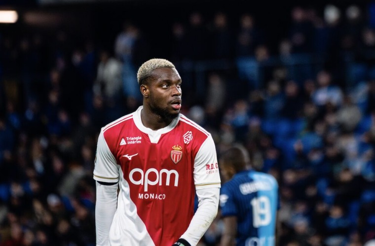 George Ilenikhena s&rsquo;engage avec Al-Ittihad