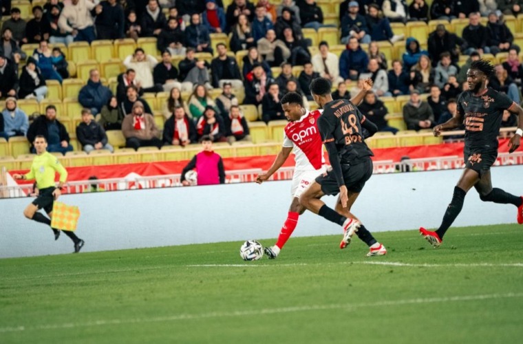La frappe crois&eacute;e d&rsquo;Ansu Fati bijou du mois de janvier by APM Monaco