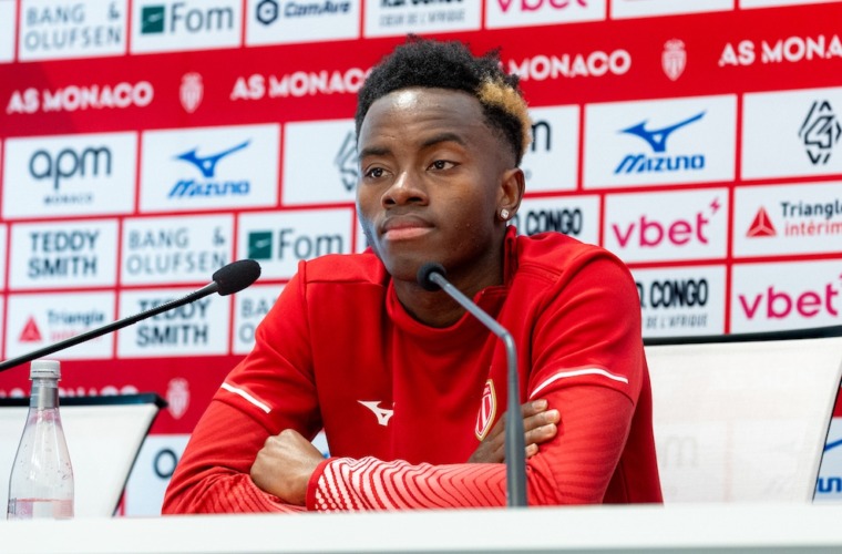 La pr&eacute;sentation de Simon Adingra &agrave; revivre sur YouTube