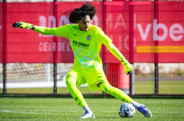 Dunne, Decrenisse et Hervier-Gisquet avec leur s&eacute;lection en f&eacute;vrier