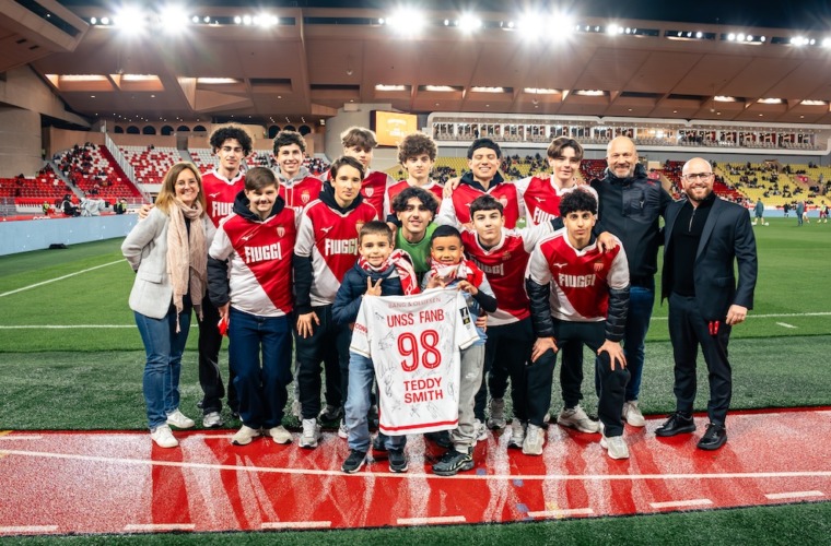 Les &eacute;l&egrave;ves de l'&eacute;quipe de foot du lyc&eacute;e FANB mis &agrave; l'honneur