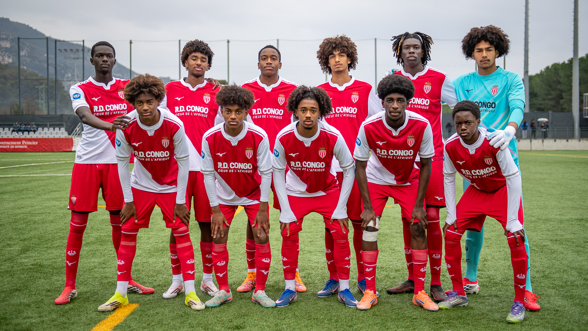 Debout de gauche à droite : Badji, Plessis, Mowelle,Bhihi, Totokolo, Hervier--Gisquet - Accroupis de gauche à droite : Afonso Mendes, Dunne, Gomis, Rat Mayo, Kebbeh